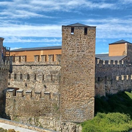 Apartamento Castillo Ponferrada. エクステリア 写真