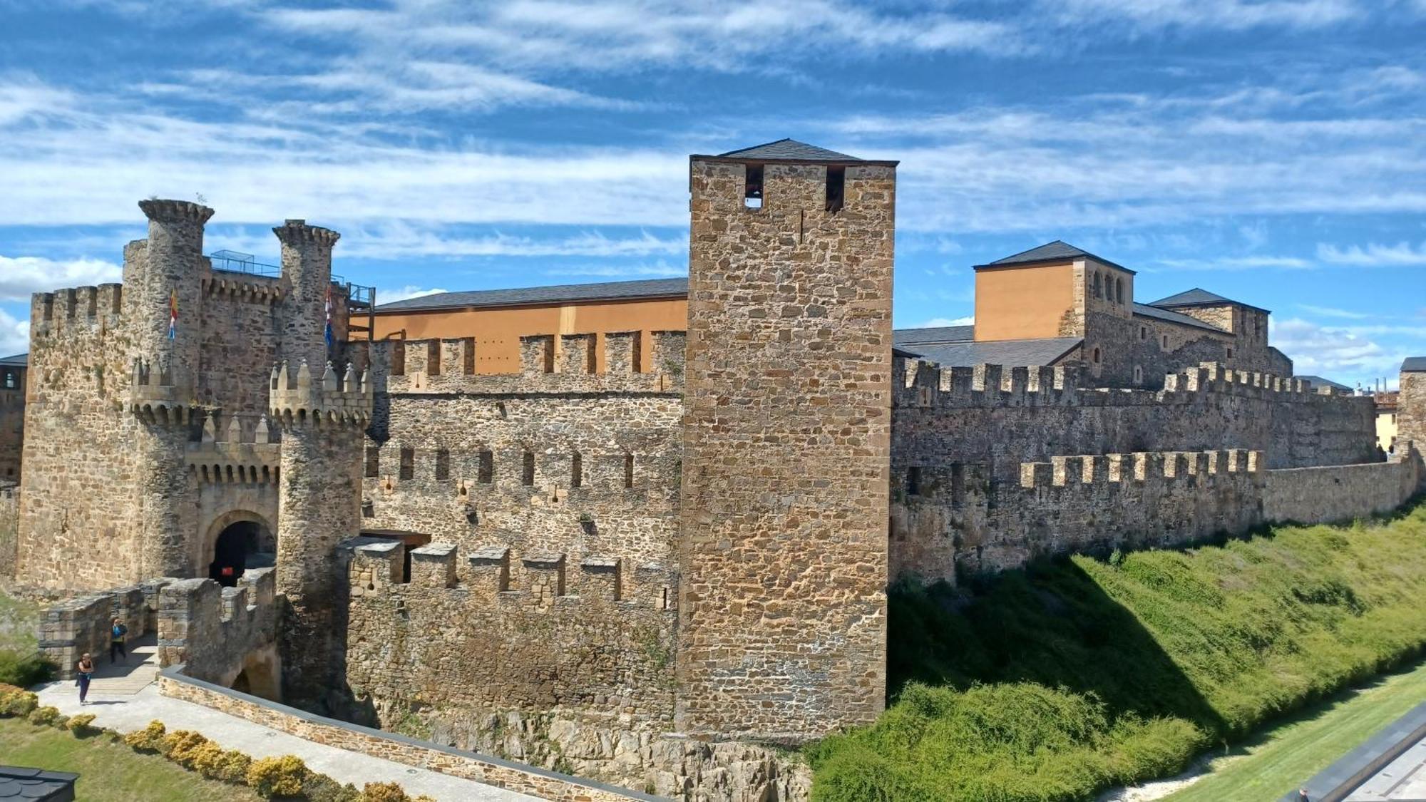 Apartamento Castillo Ponferrada. エクステリア 写真
